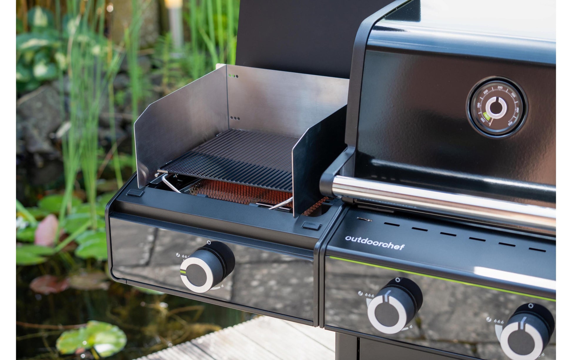 OUTDOORCHEF Spritzschutz 18.213.01 – 34,0 × 30,8 × 13,8 cm, für Grill, Edelstahl
