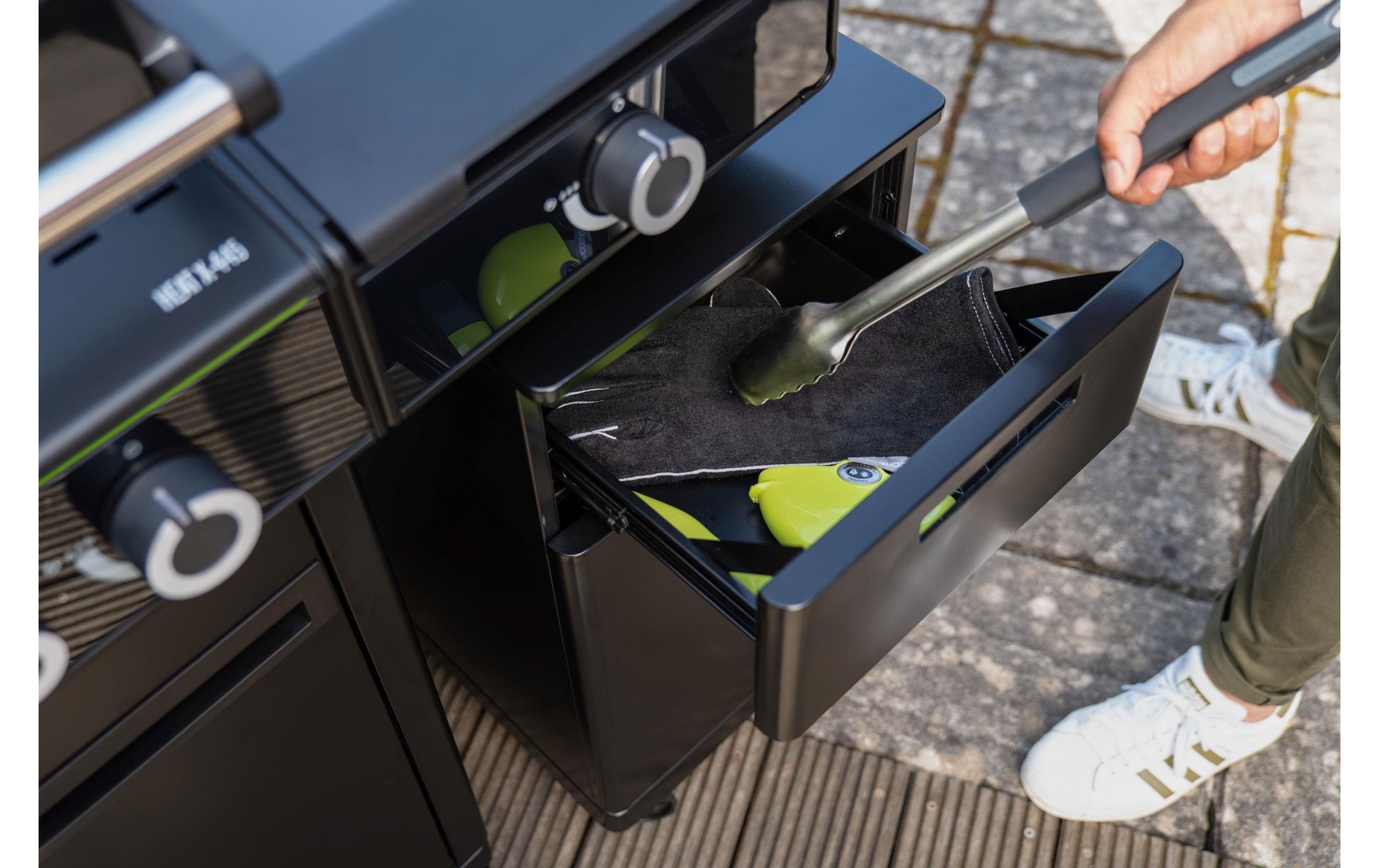 OUTDOORCHEF Grillschrank mit Rollen, Stahl, 507 × 375 × 727 mm, Schwarz