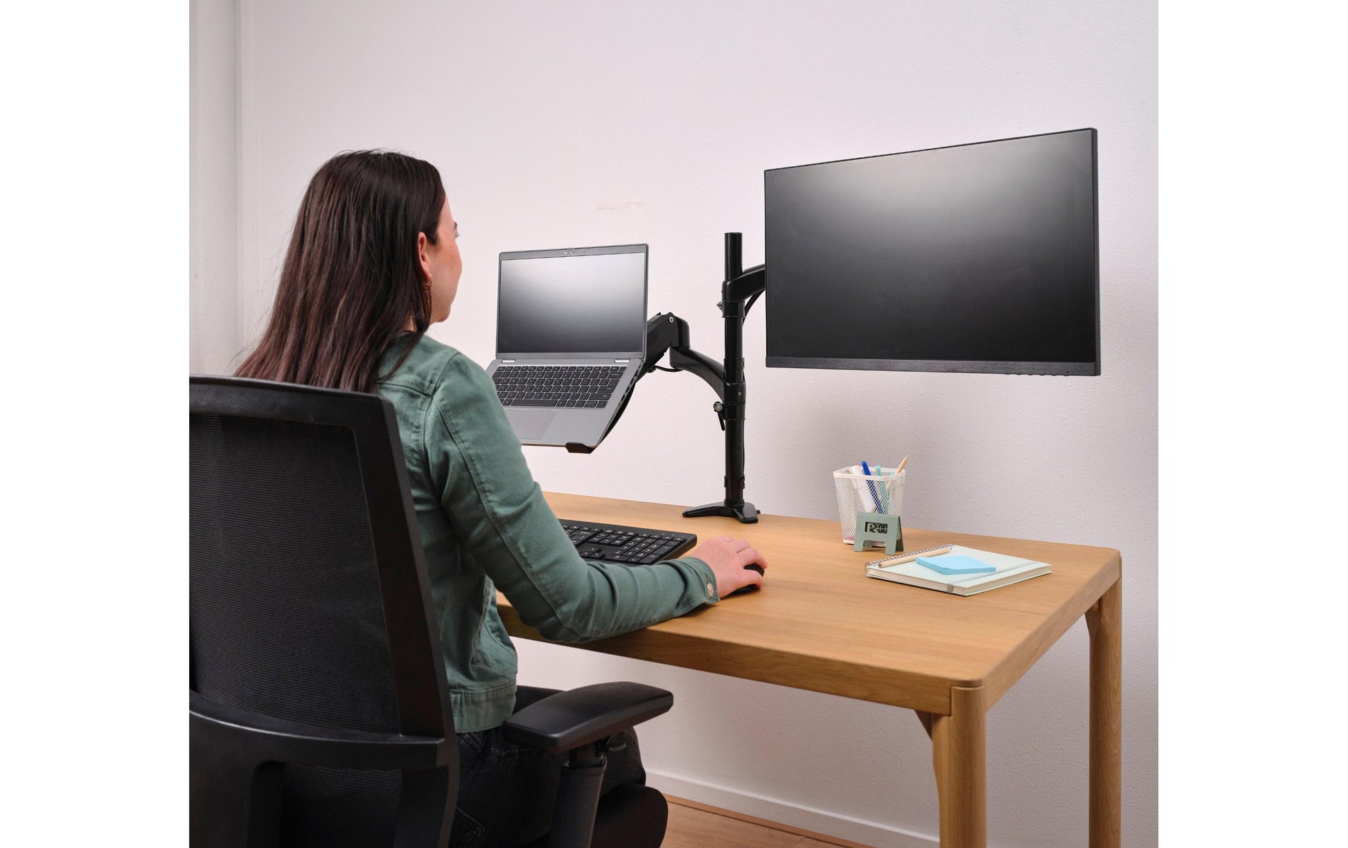 Trust Monta – Monitorarm, Dual, Tischklemme, bis 32", VESA 75 × 75/100 × 100 mm, 16 kg, höhenverstellbar