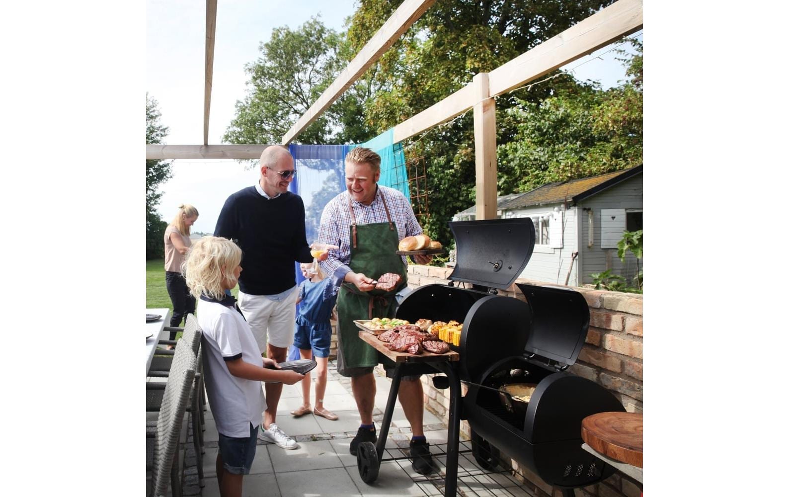LANDMANN Holzkohlegrill Vinson 11422 – Kochfläche 70,5 × 39,5 cm, Gusseisenrost, Wagen – schwarz