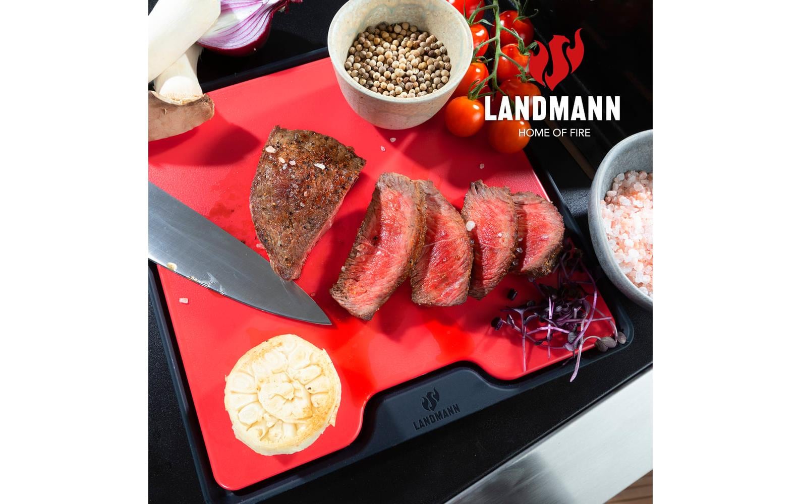 LANDMANN Schneidebrett 26 × 26 × 2 cm, Kunststoff/Silikon, spülmaschinenfest, schwarz/rot