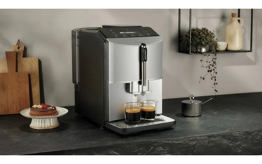 Siemens EQ300 TF303E01 Kaffeevollautomat – 15 bar, 1,4 l, 250 g, Schwarz