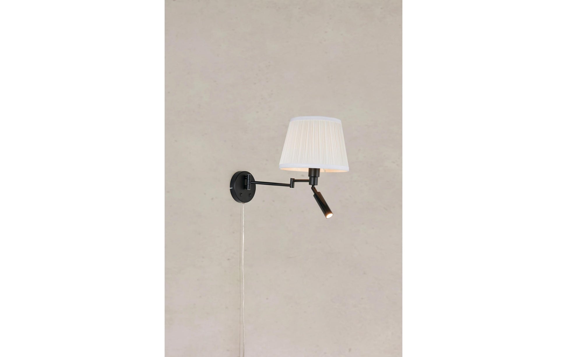 Markslöjd Wandleuchte Pivot – 170 lm, 60 W, 3000 K, Schwarz/Weiss, Ein/Aus-Schalter