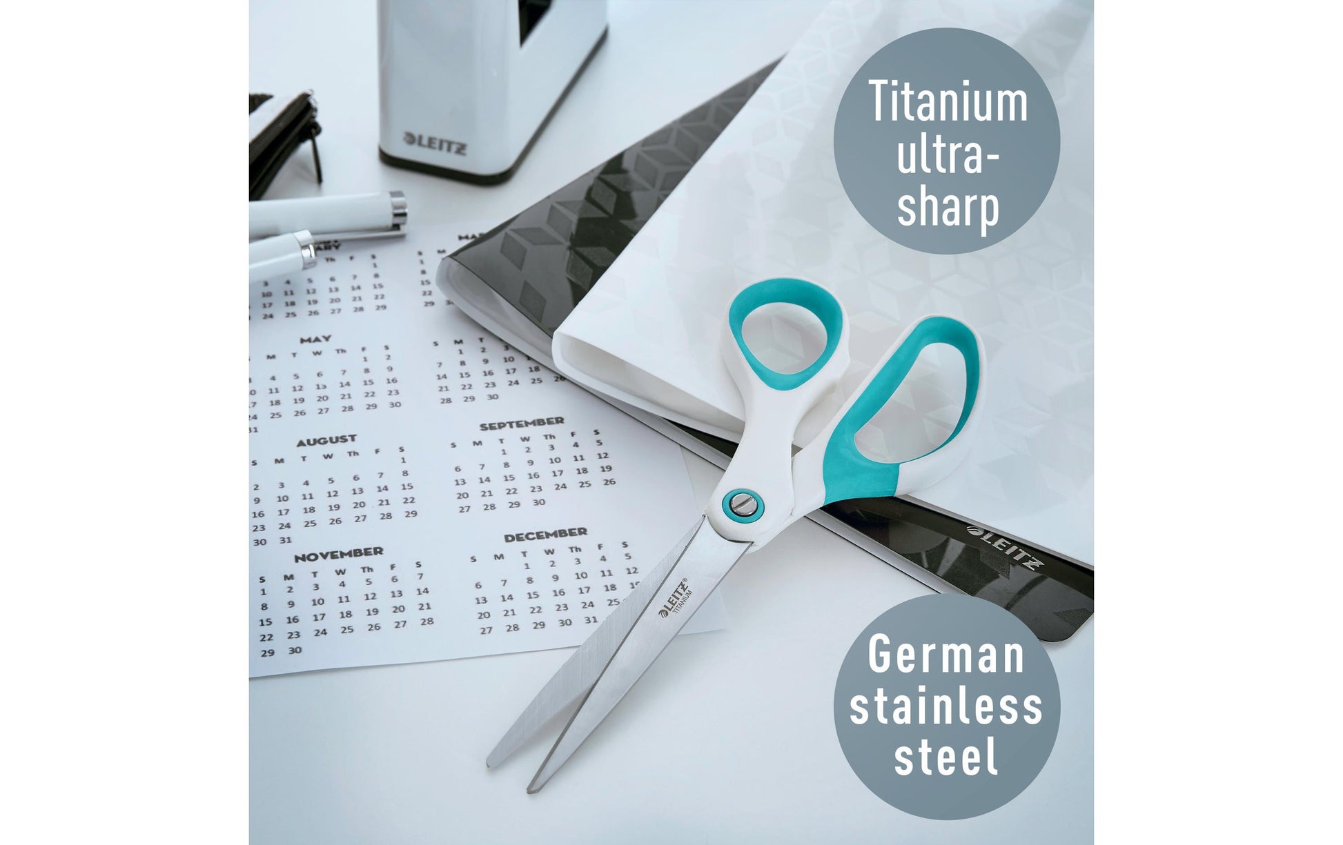 Leitz Schere 20,5 cm, für Rechts- und Linkshänder – Edelstahl, titanbeschichtet, Eisblau/Weiss