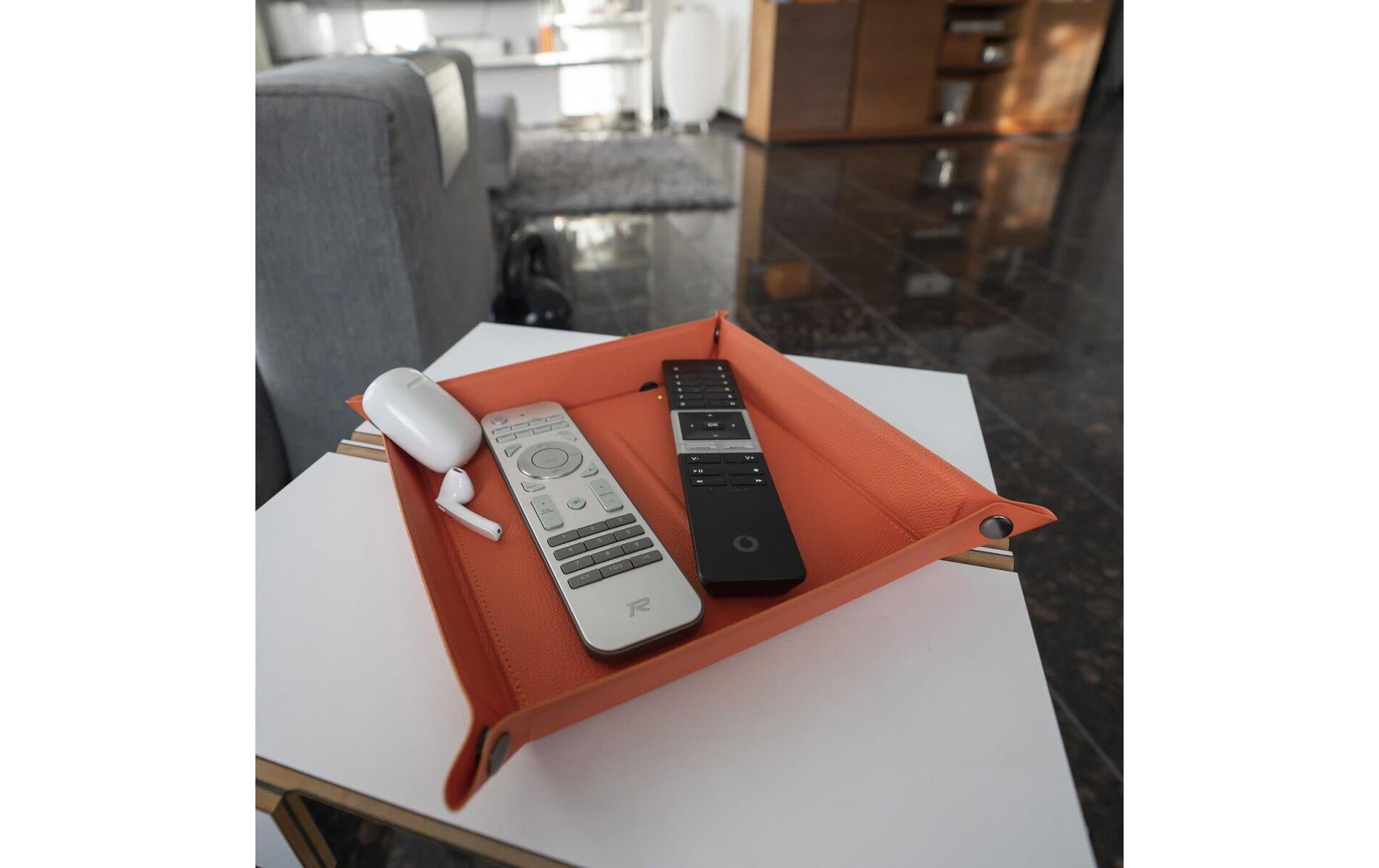 4smarts Smarttray Ladestation (EU) – 20 W, 2× USB-C + 1× USB-A, Qi, faltbar – für Smartphones