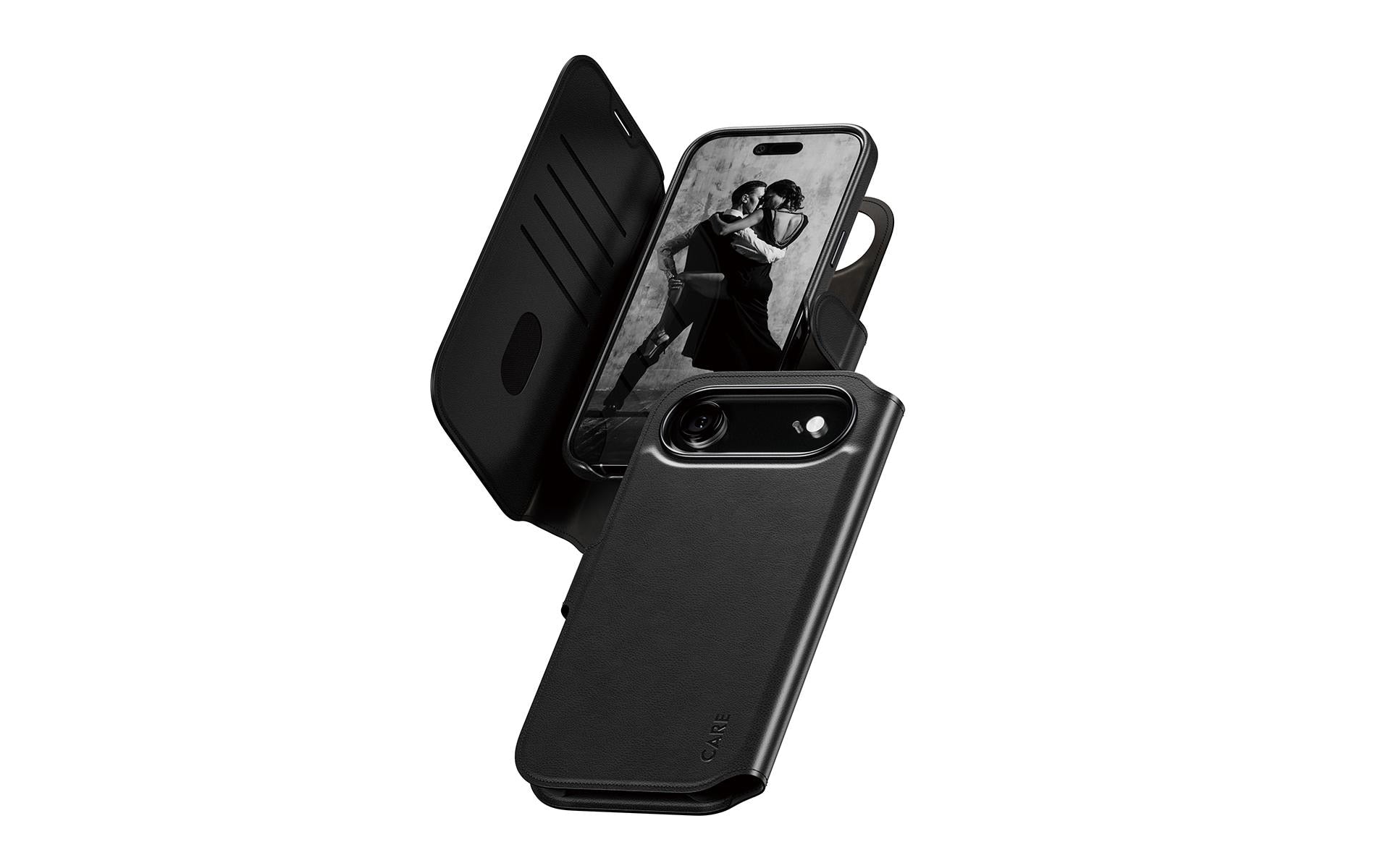 PanzerGlass Booklet-Hülle – für Apple iPhone 17 – schwarz – Kunstleder – mit Kartenfach, MagSafe-kompatibel