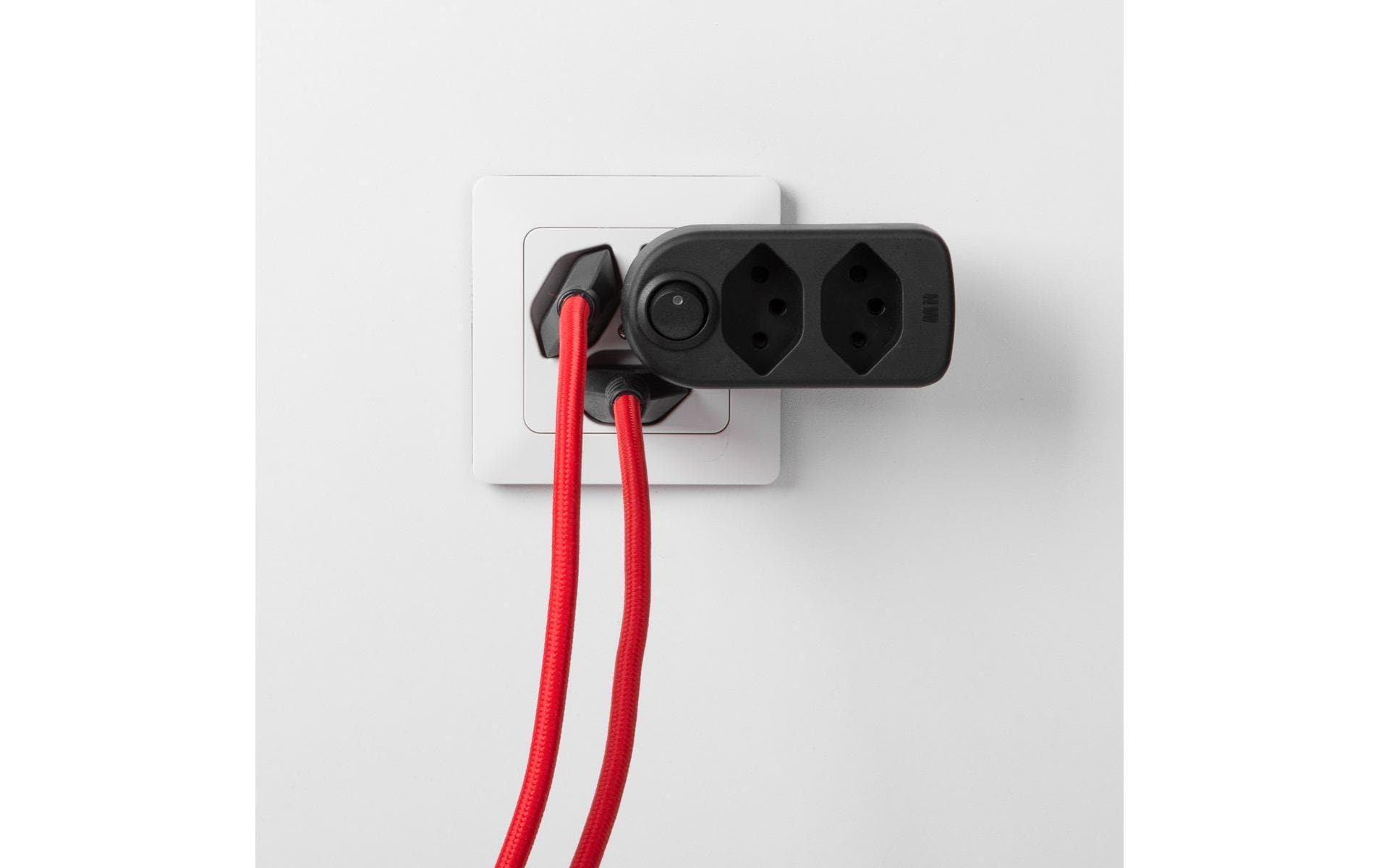 Max Hauri AG Max Hauri maxADAPT 2+1xT13 Abzweigstecker – T12 zu 2× T13, 230–250 V, 10 A, drehbar 320° – Schwarz