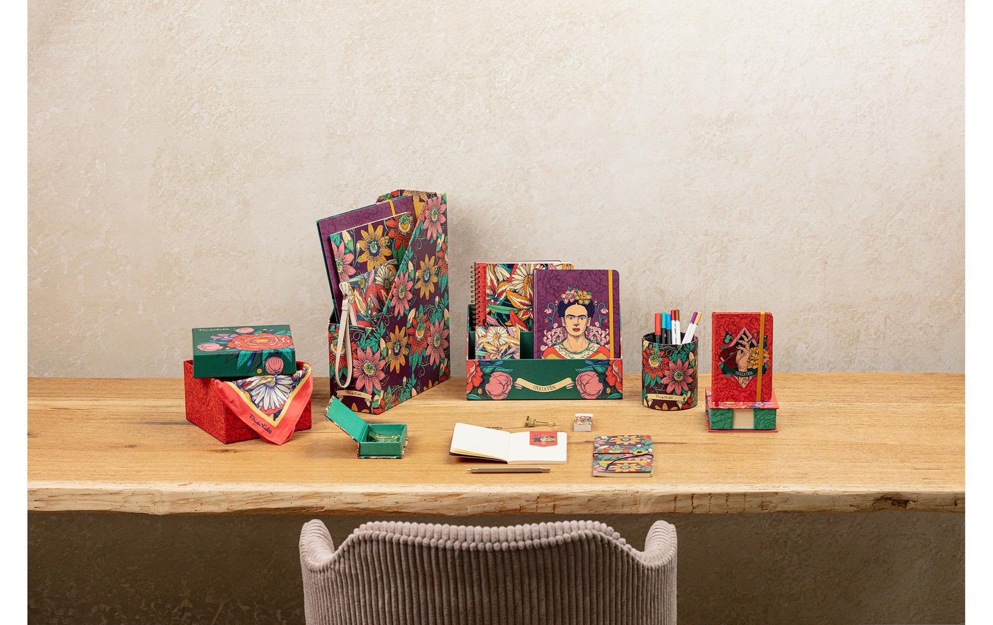 Clairefontaine Frida Kahlo Stehsammler – für A4, B 250 × H 325 × T 100 mm, mehrfarbig, 1 Stück
