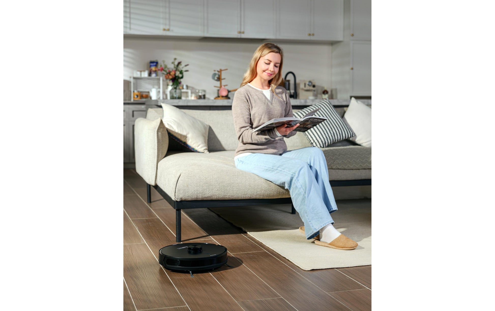 Trisa Electronics Trisa Roboterstaubsauger T-Bot Pro 4000 – 3,2 l, Akkubetrieb, 34,5 × 34,5 × 7,6 cm, 7,4 kg