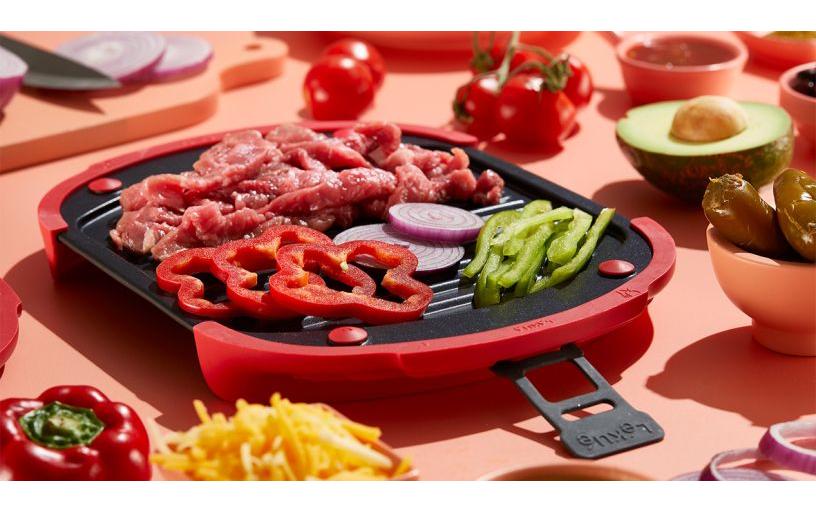 Lékué Mikrowellen-Grill, 20,7 × 27 × 4,4 cm, Silikon, Rot/Schwarz