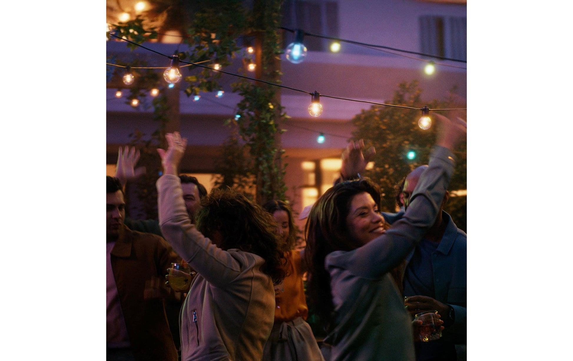 Philips Hue Festavia Globe Outdoor LED-Aussenleuchte – 17,1 W, 1000–20000 K, 100–240 V