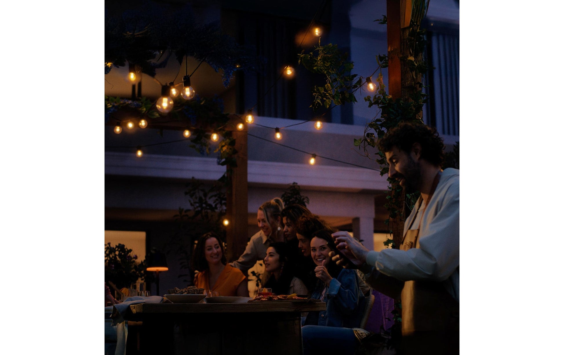 Philips Hue Festavia Globe Outdoor LED-Aussenleuchte – 17,1 W, 1000–20000 K, 100–240 V