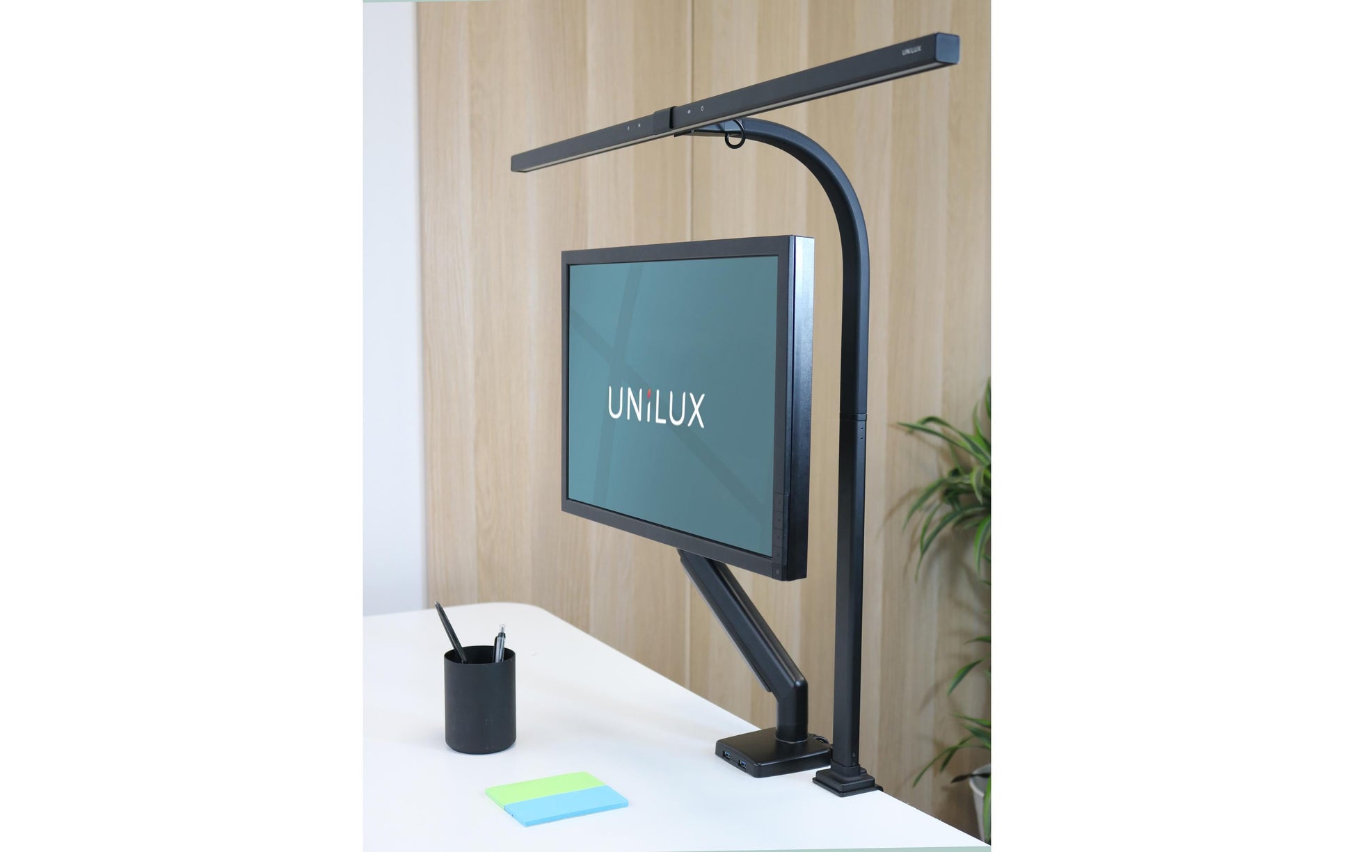 Unilux Tischleuchte LED STRATA – Klemmfuss, weiss einstellbar 3000/4000/5000/6500 K – 2’046 lm 19 W – schwarz