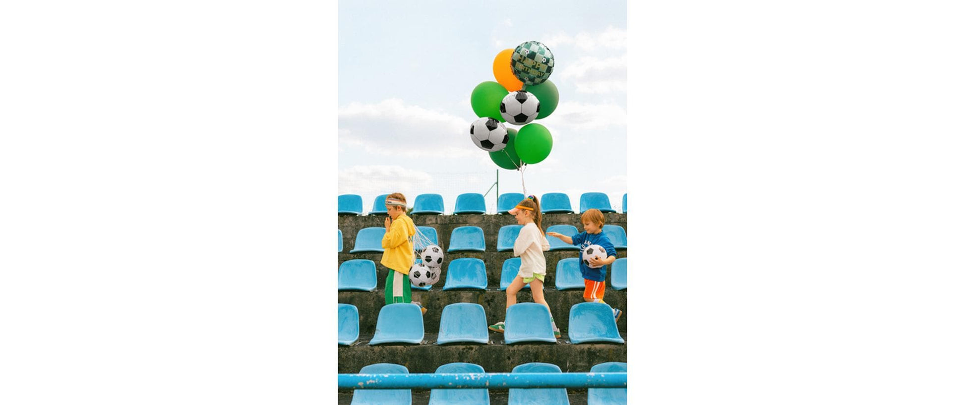 PartyDeco Folienballon Fussball – Schwarz-Weiss – 35 × 35 cm – 1 Stück