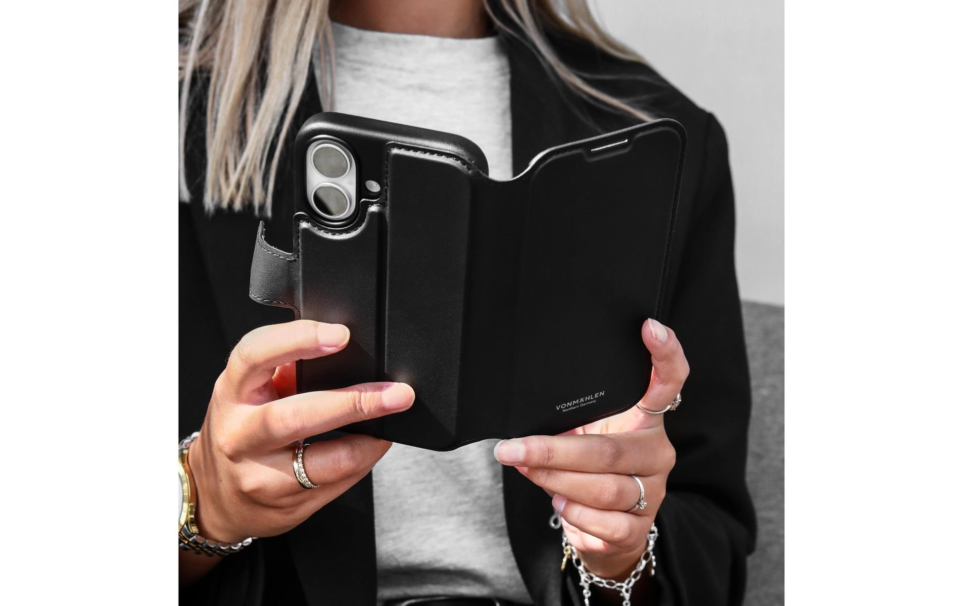 Vonmählen Booklet-Hülle – für Apple iPhone 17 Pro – braun – Kunstleder