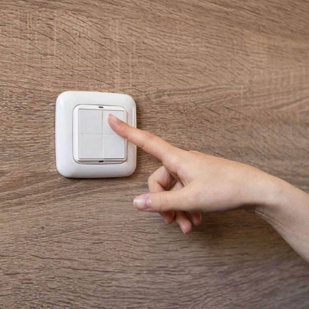 Shelly BLU Wandschalter 4 – Smart-Taster – Bluetooth, 4 Tasten – für Busch-Jaeger-Rahmen
