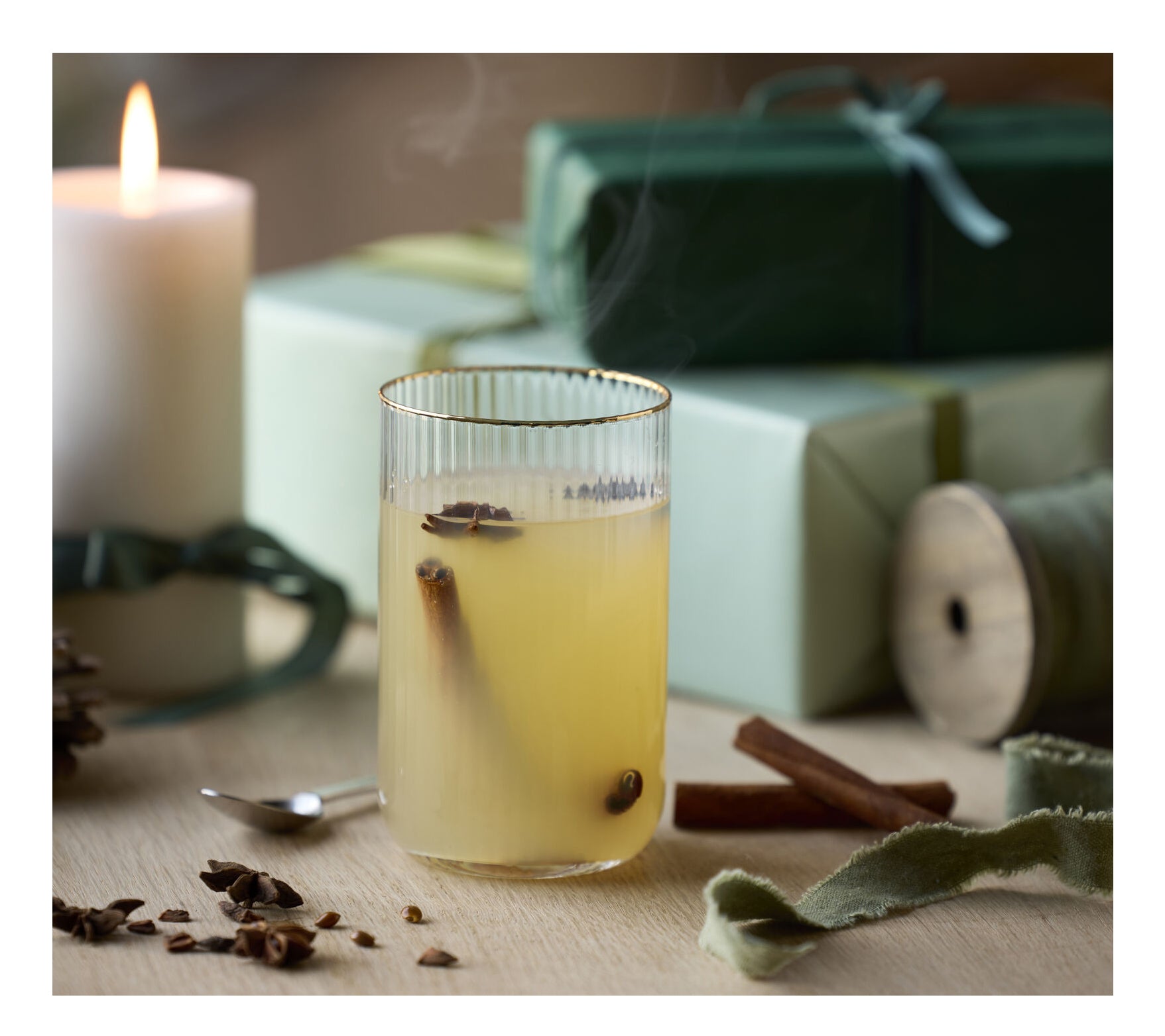 Lyngby Glas Trinkglas Palermo Gold – 4er Set, 500 ml, Ø 7,5 cm, Glas, Gold