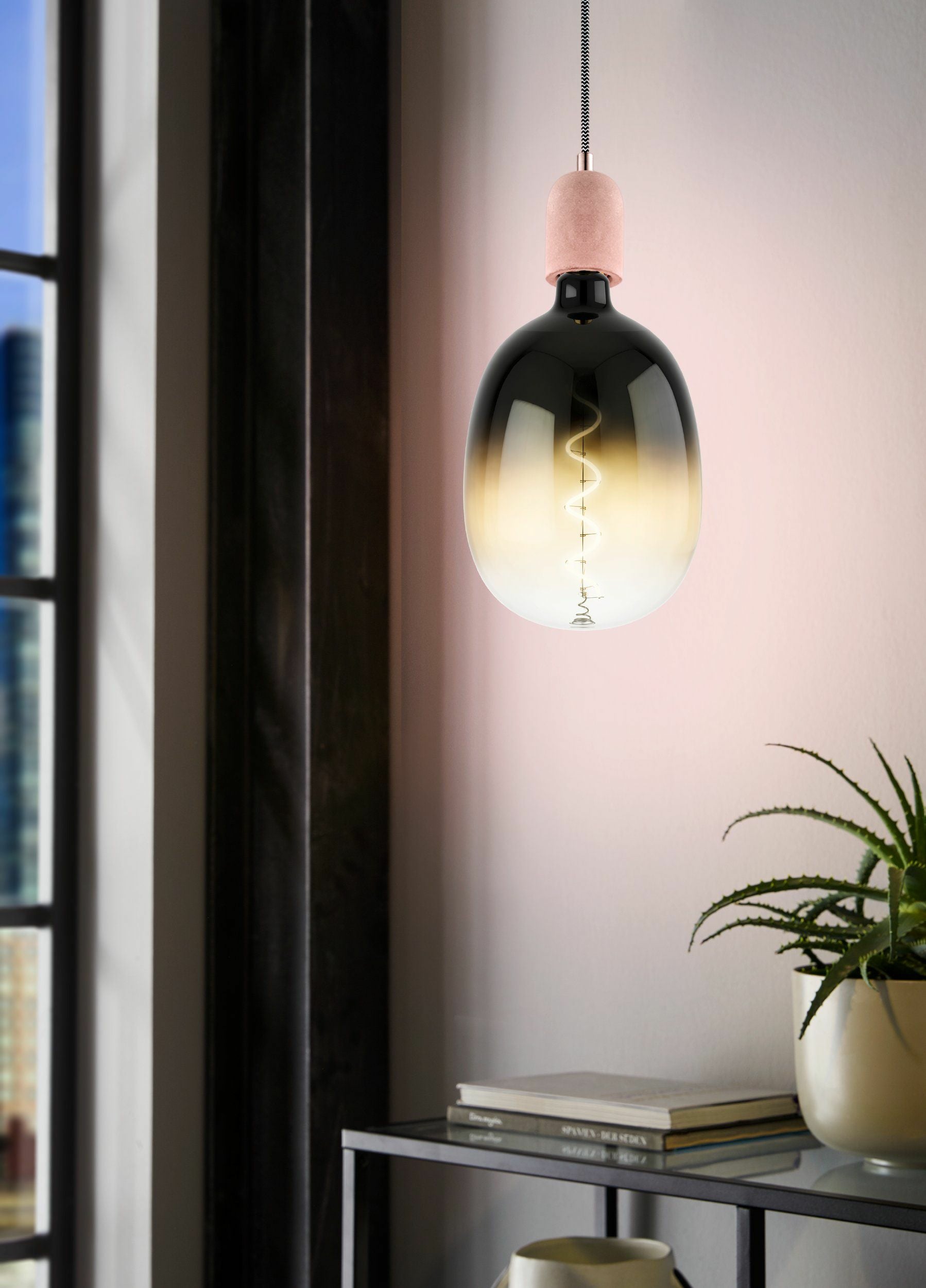 EGLO LED-Leuchtmittel Kugelform E27 – 4 W dimmbar, 100 lm, 1700 K Warmweiss, Braun