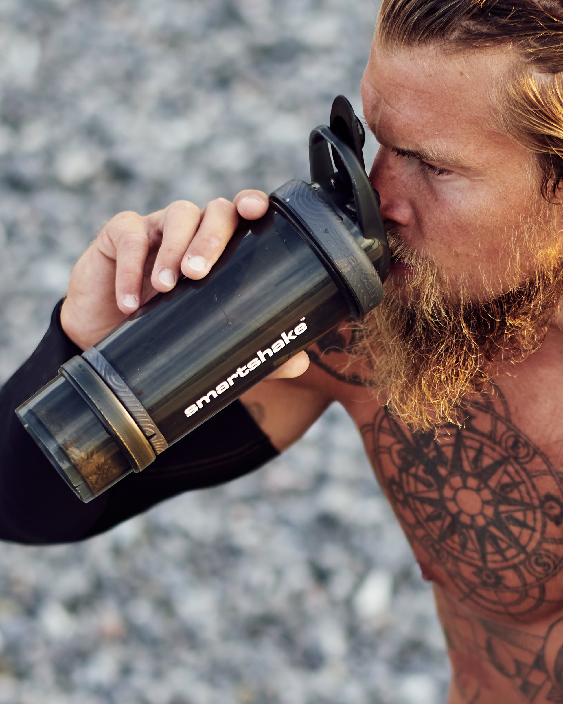 Smartshake Revive Trinkflasche 750 ml – Kunststoff, Sportdeckel, Schwarz