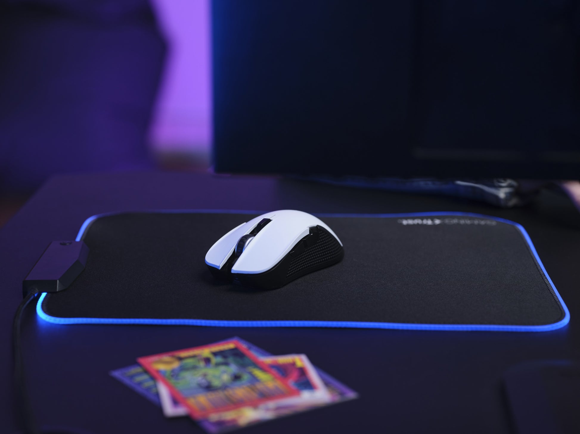 Trust GXT 923W YBAR – Gaming-Maus – Kabellos (2,4 GHz), 7200 DPI, RGB-Beleuchtung, rechts, Weiss