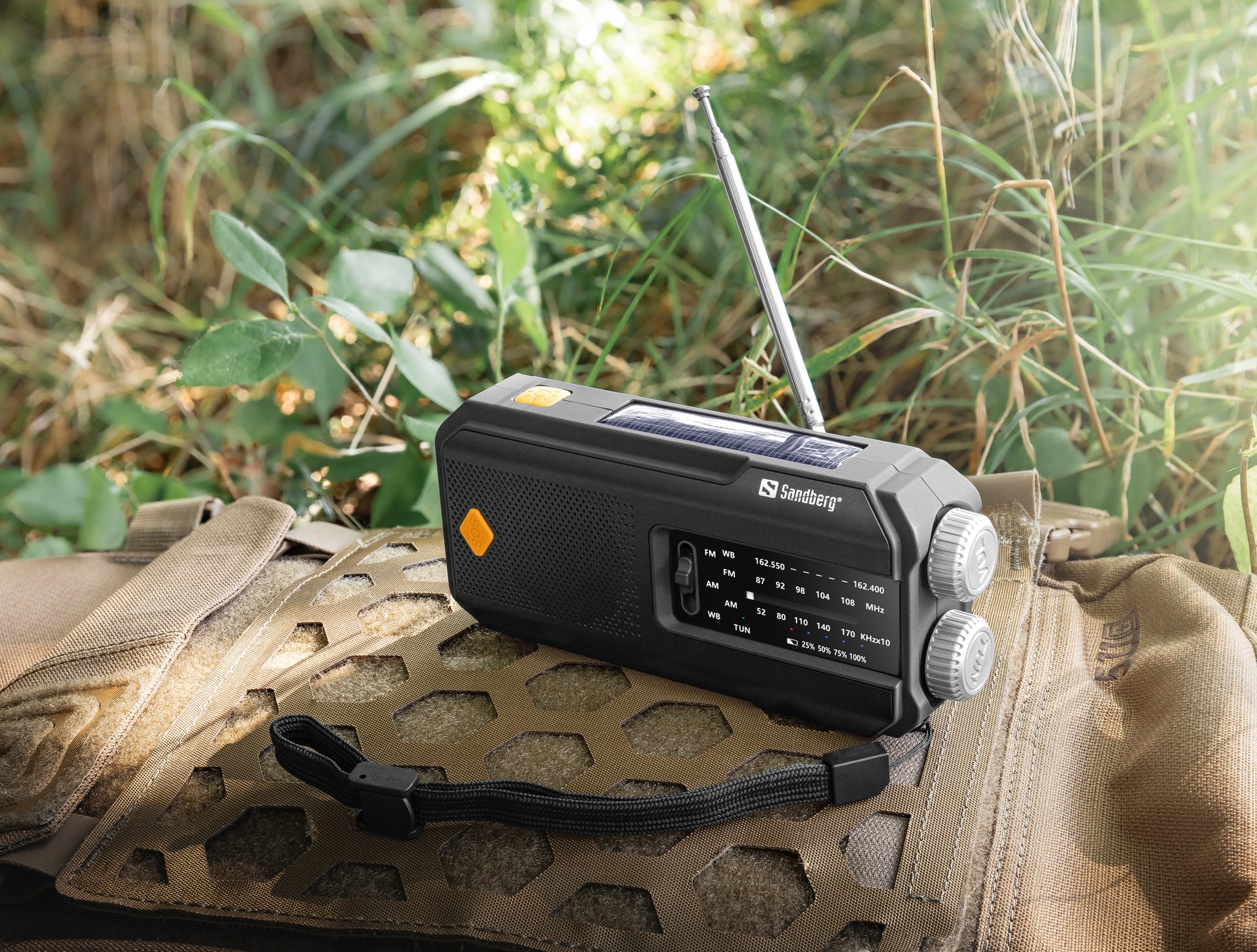 Sandberg Survivor Radio All-in-1 2000 – 3 W RMS, AM, FM
