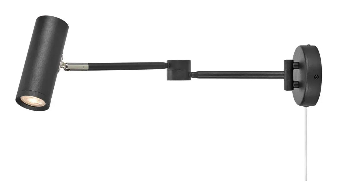 Markslöjd Wandleuchte Arlo – 450 lm, 4,9 W, 3000 K, dimmbar, Ein/Aus-Schalter, drehbar, schwarz