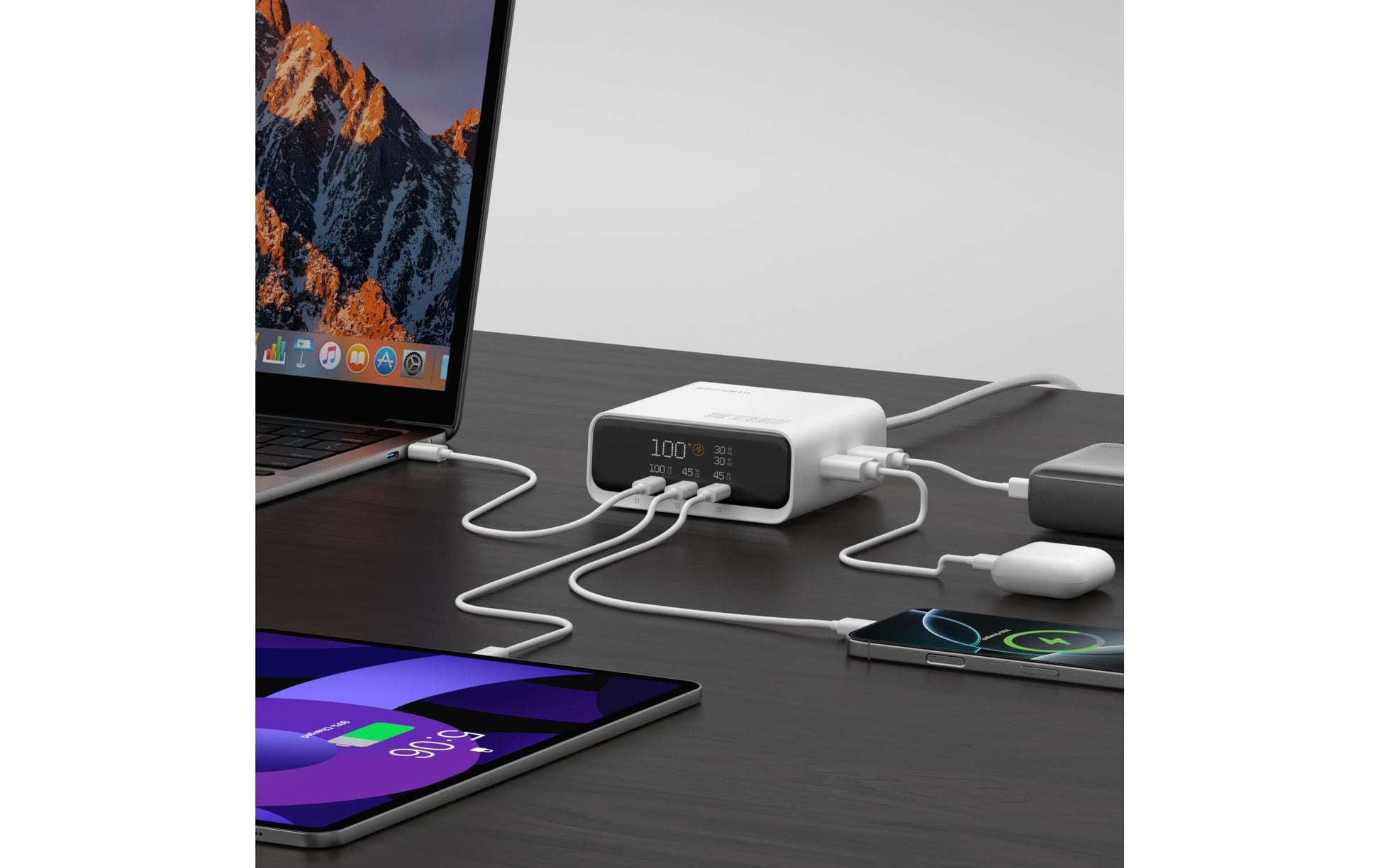 4smarts Desk Charger GaN Screen – 100 W, 3× USB-C + 2× USB-A – für Nintendo Switch, Laptop, Smartphone