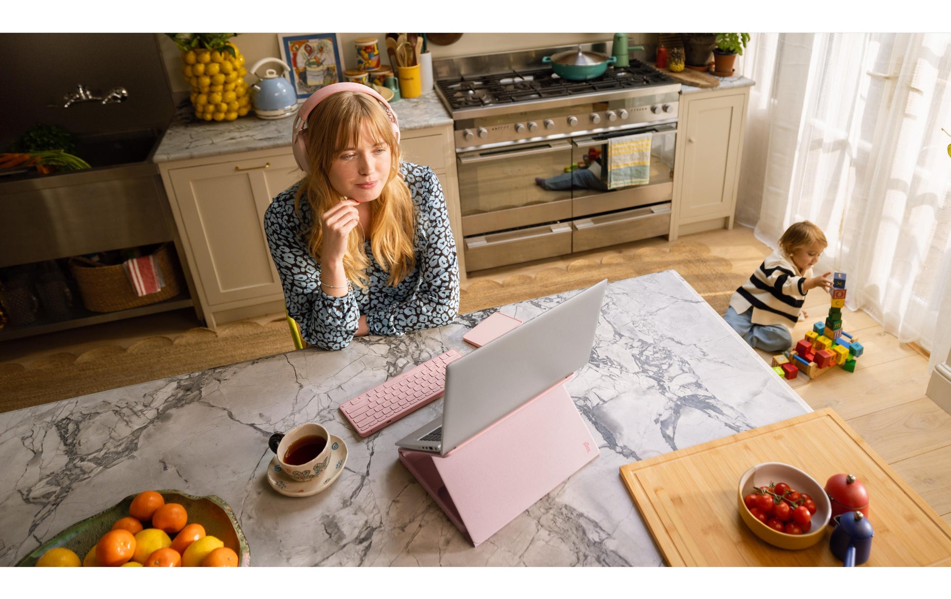 Logitech Casa Laptop-Ständer – für Notebooks bis 17", bis 7,5 kg – Hellrosa