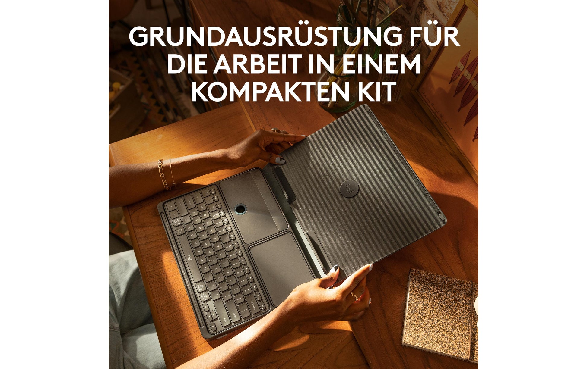 Logitech Pop-Up Desk Laptop-Ständer für Notebooks bis 17", Bluetooth, 7,5 kg Traglast – Grau