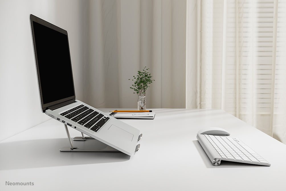 Neomounts Laptop-Ständer – für Geräte bis 17", bis 5 kg, faltbar – Silber