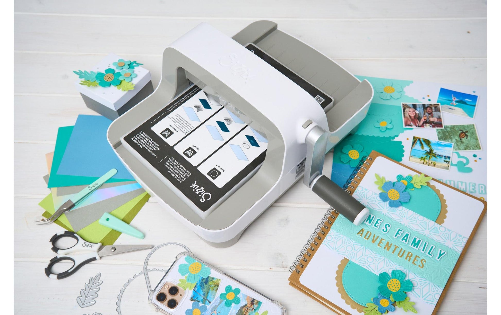 Sizzix Stanz- und Prägemaschine Big Shot – Starter Kit – 15,2 cm Schnittbreite – 37,3 × 26,1 cm – grau, weiss