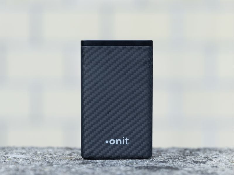 ONIT Powerbank 10000 mAh, PD 22,5 W, 2× USB-C, Durchgangsladung, für Smartphones, Tablets, Schwarz