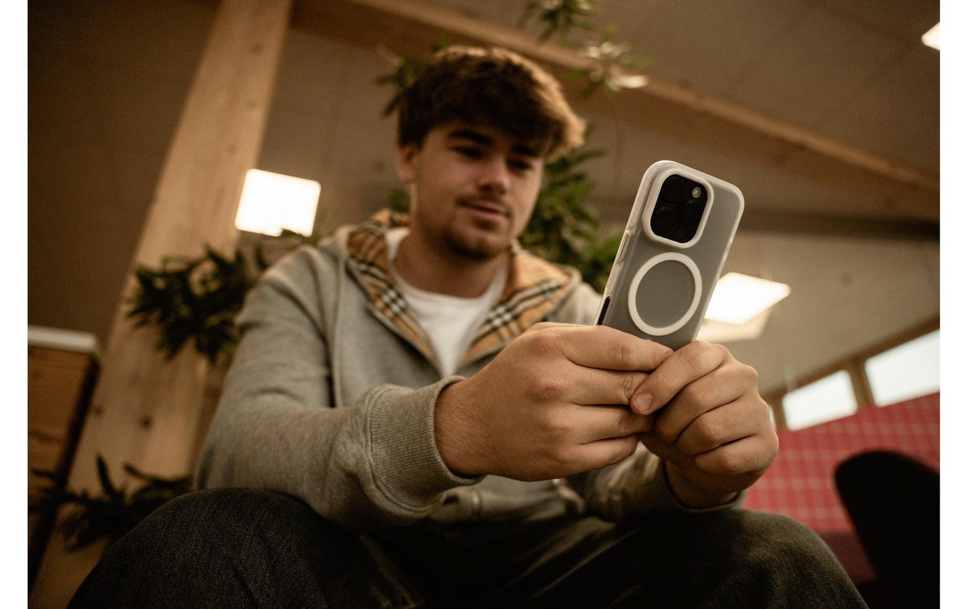 ONIT Mill.Std. Backcover – für Apple iPhone 16 – MagSafe, TPU, Transparent, Weiss, bis 3 m Sturzsicher