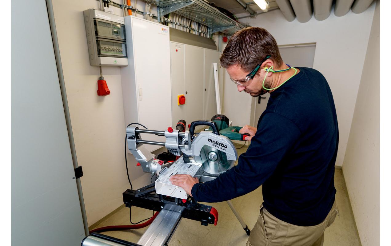 Metabo KGSV 254 MC Kappsäge – Set – Netzbetrieb