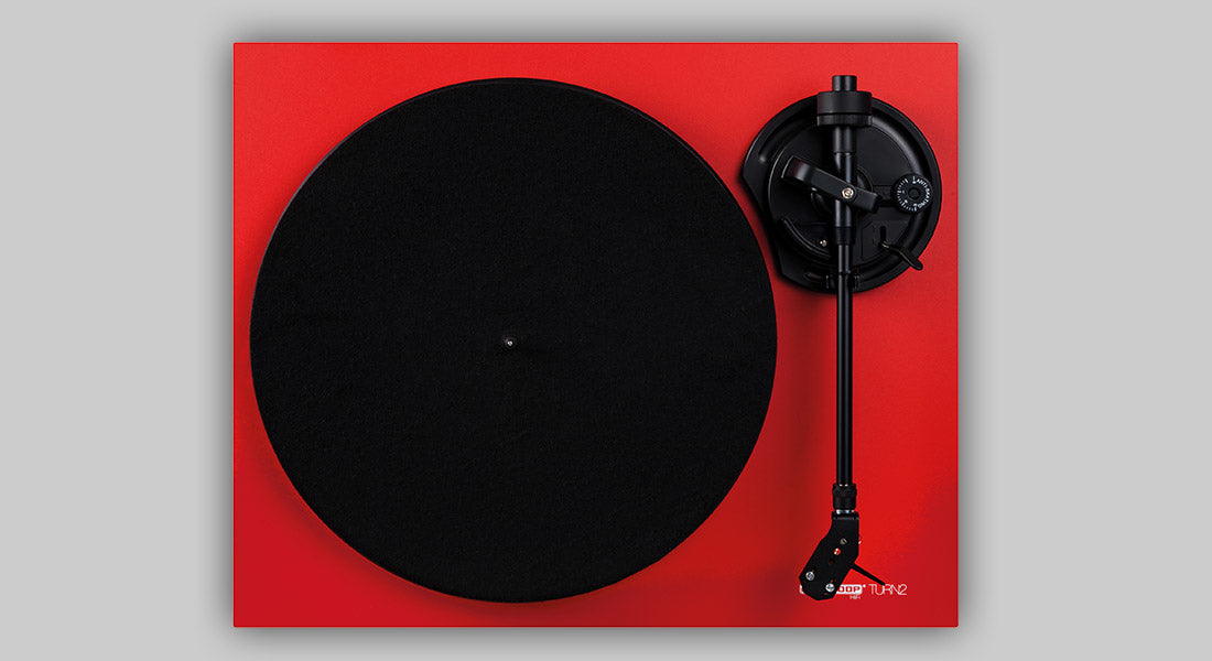 Reloop HiFi Turn2 – Plattenspieler – Stationär – Riemenantrieb, Gerader Tonarm, inkl. Ortofon OM10 – Rot