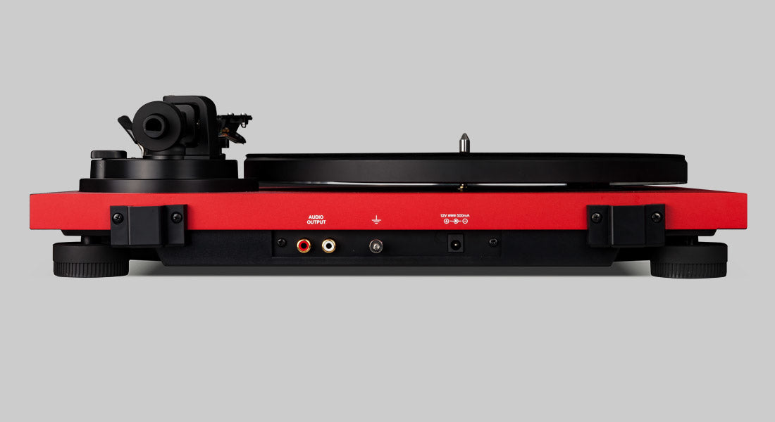 Reloop HiFi Turn2 – Plattenspieler – Stationär – Riemenantrieb, Gerader Tonarm, inkl. Ortofon OM10 – Rot
