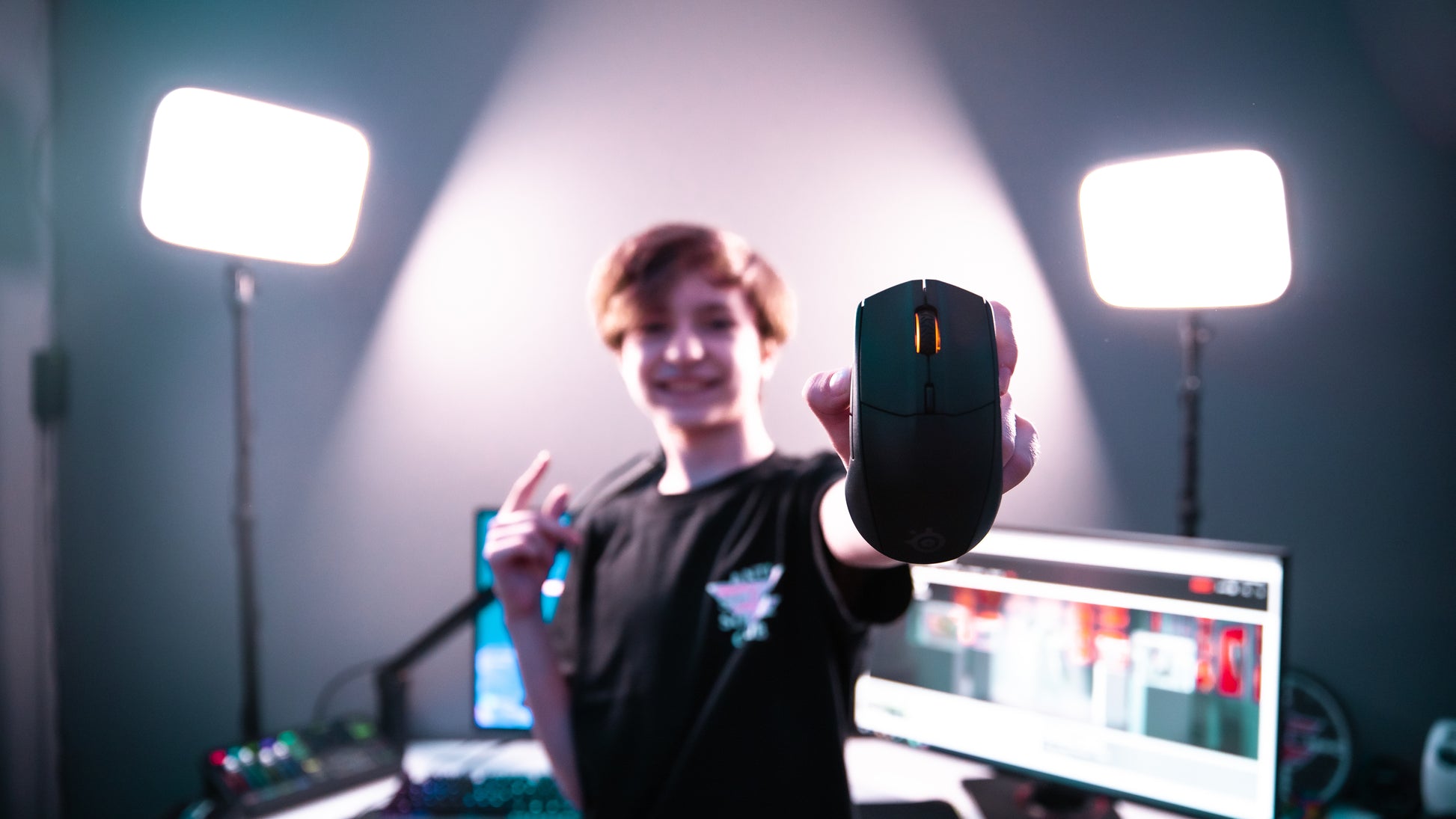 SteelSeries Rival 3 Wireless – Gaming-Maus – Kabellos (Bluetooth/2,4 GHz), 18000 DPI, Rechts, Schwarz