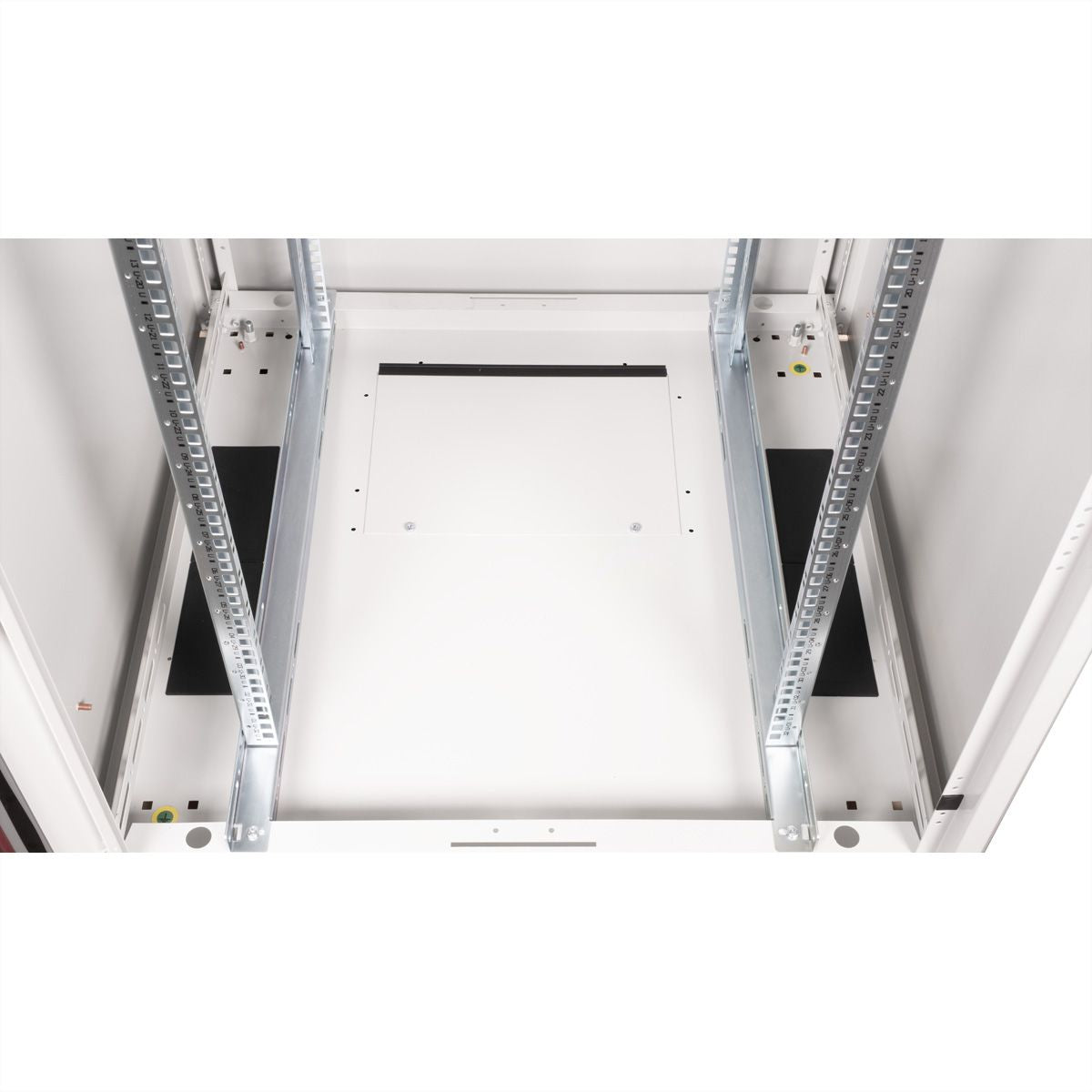 ROLINE Basic – 19" Netzwerkschrank 32U, IP20, abschliessbar, 800 × 800 × 1560 mm, lichtgrau, Stahl