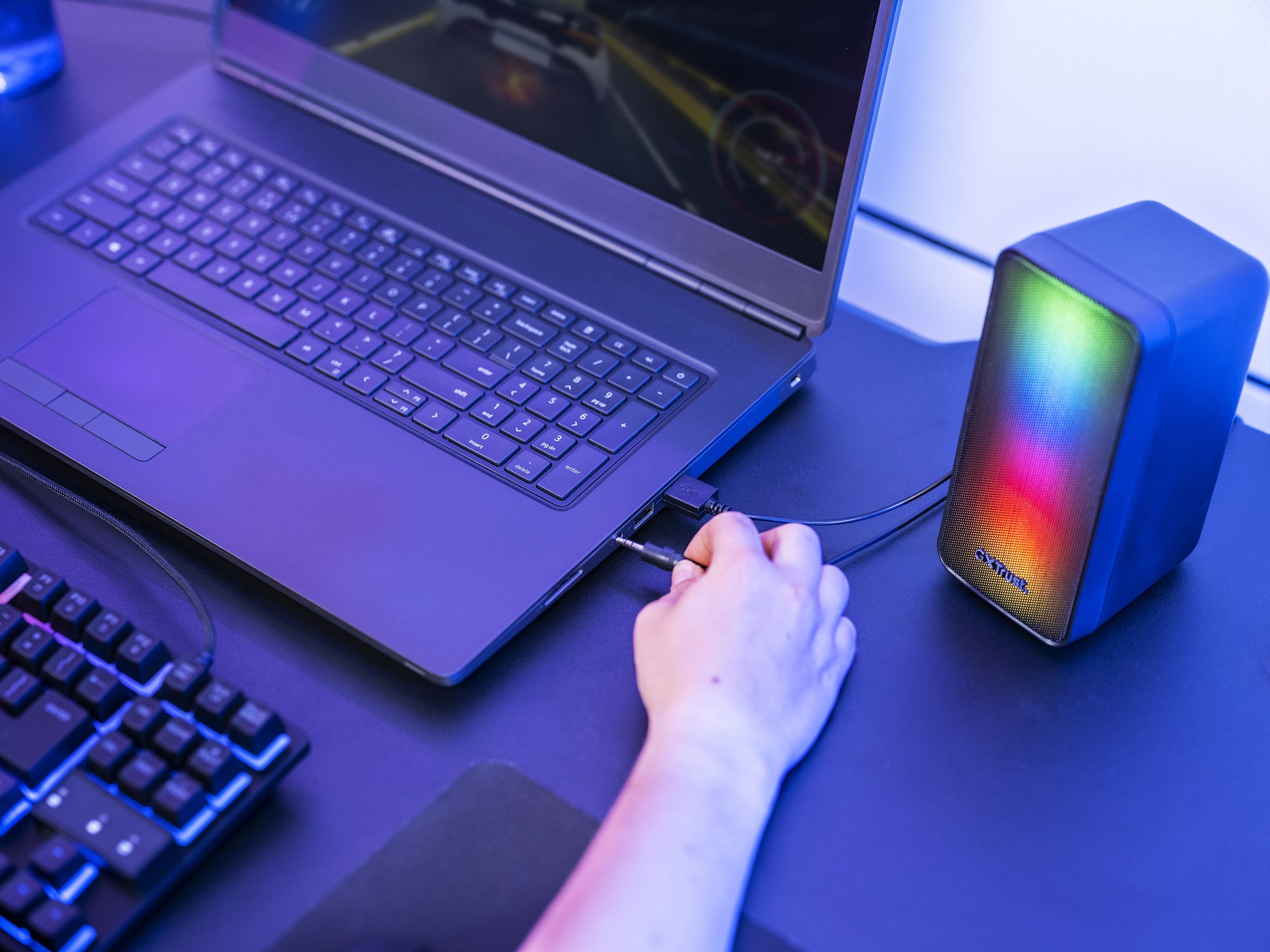 Trust GXT 611 Wezz, Paar – PC-Lautsprecher-Set – 2.0, 12 W, LED-Beleuchtung, 3,5 mm Klinke, Schwarz