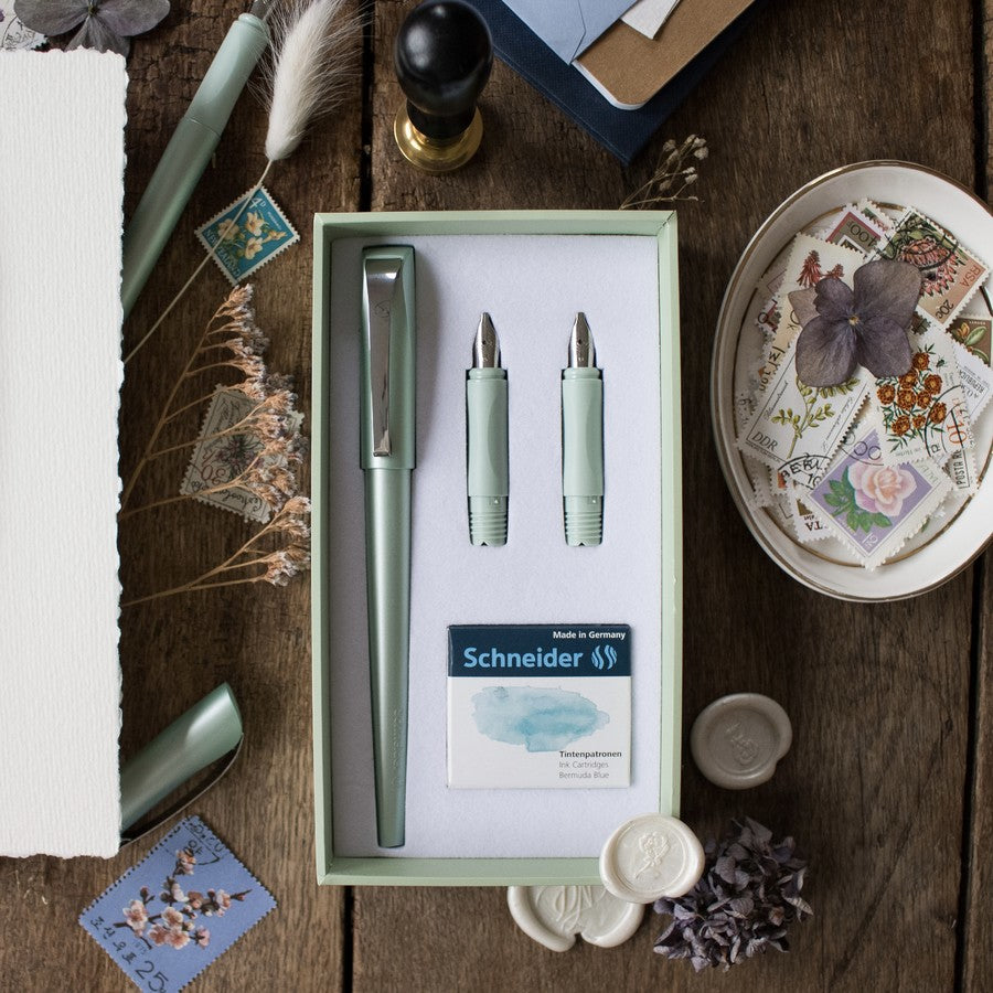 Schneider AG Schneider Callissima Kalligrafie Set – Bandzug 1,1/1,5/1,8 mm – für Rechts- & Linkshänder – Mint, Bermuda Blau