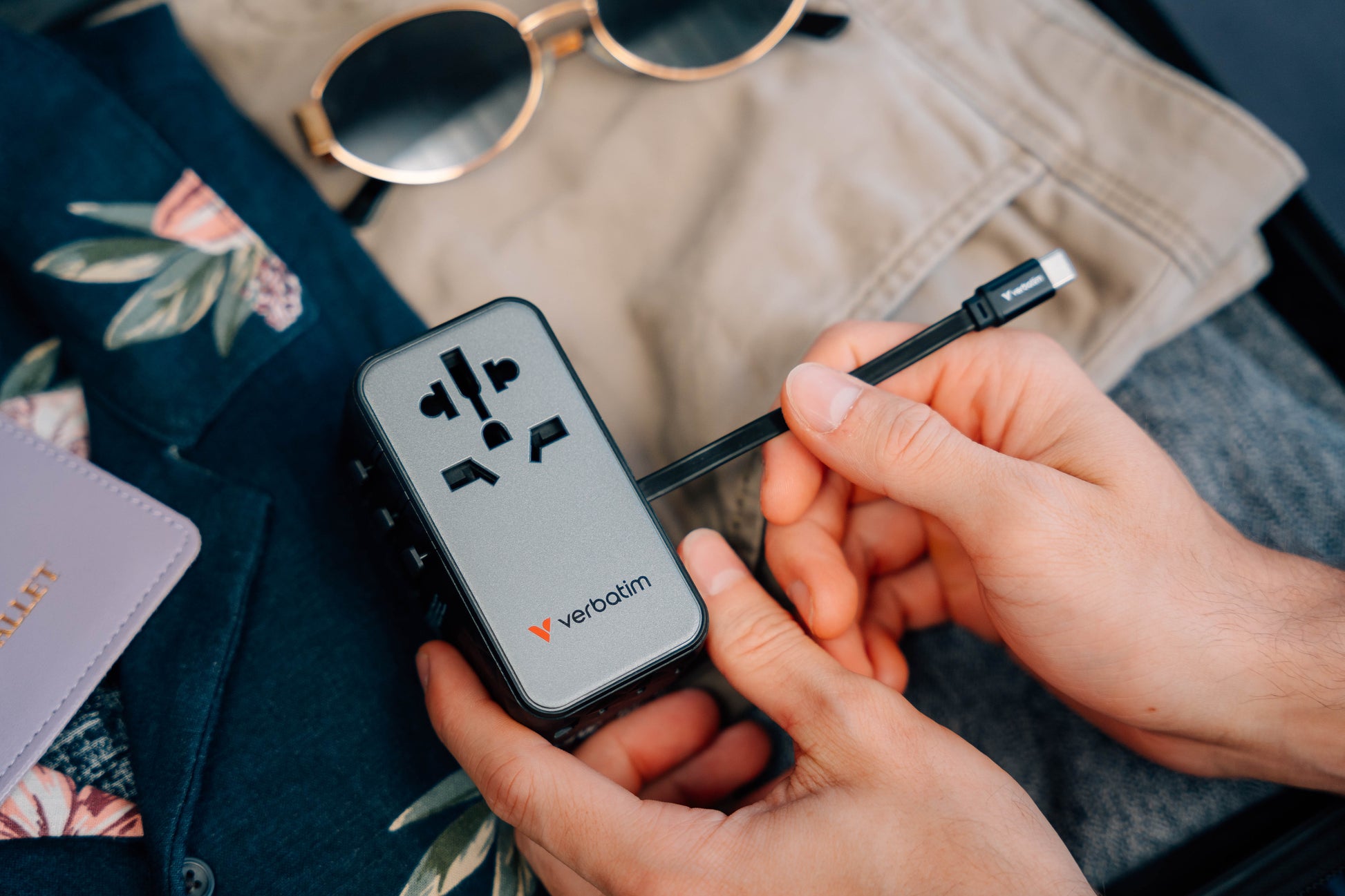 Verbatim Charge 'n' Travel Diamond Ladegerät – 85 W, mit einziehbarem Kabel