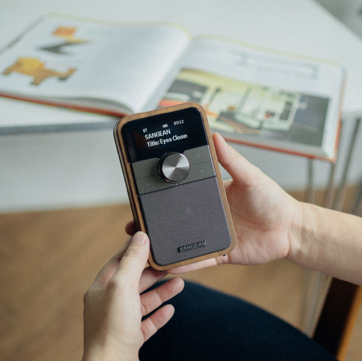 Sangean DDR-8 – DAB+/UKW-Tischradio, Bluetooth – Nussbaum