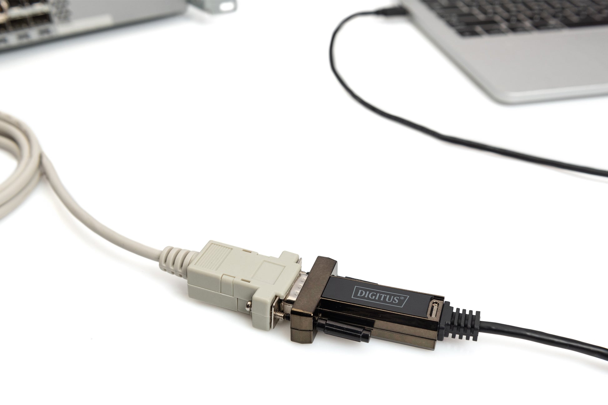 Digitus Seriell-Adapter USB-C zu DB-9 (RS-232, 9-pol, männlich zu männlich) – 1 m – Schwarz