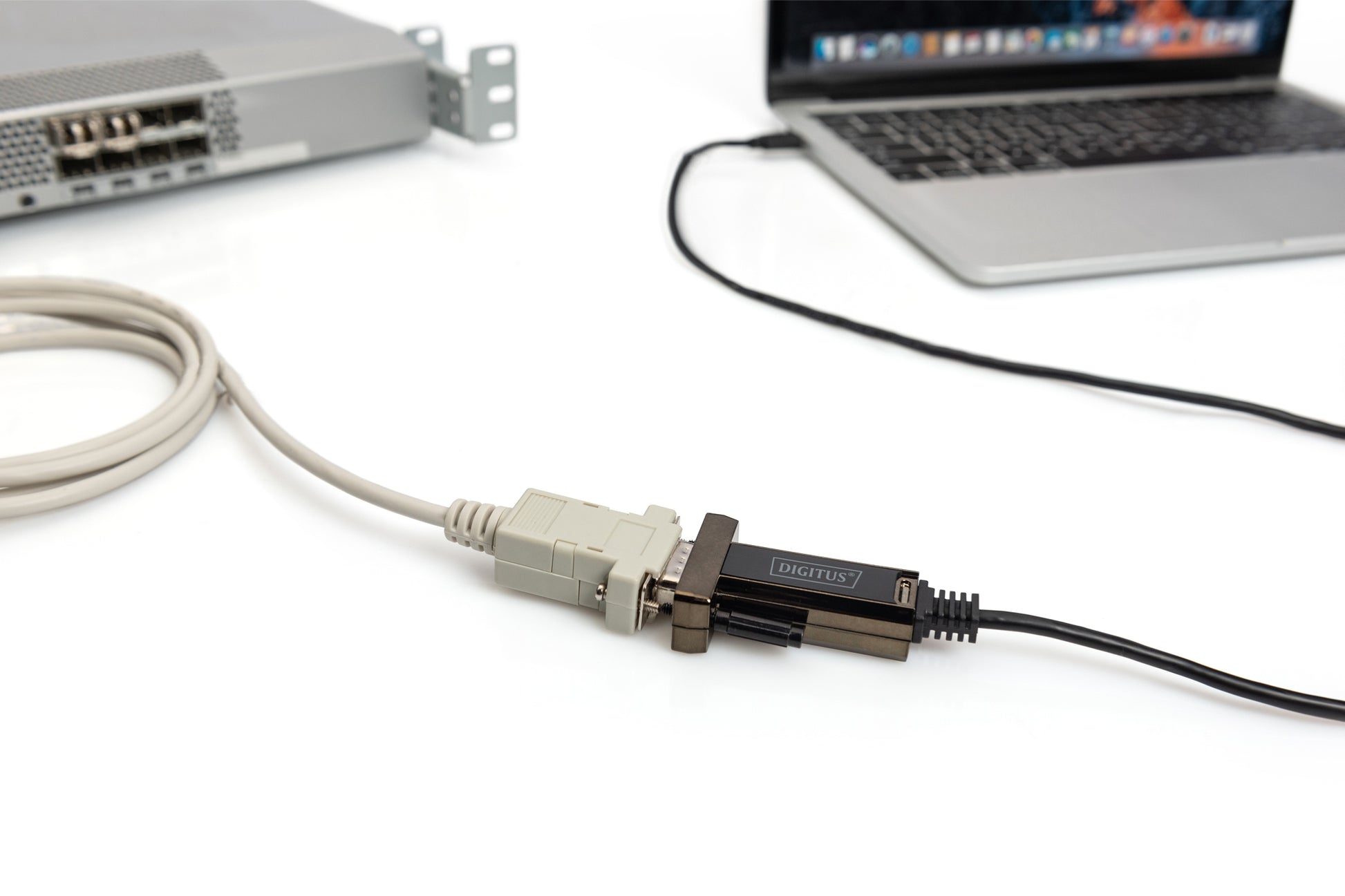 Digitus Seriell-Adapter USB-C zu DB-9 (RS-232, 9-pol, männlich zu männlich) – 1 m – Schwarz