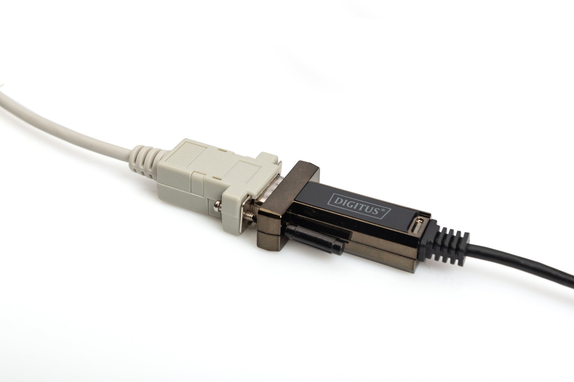 Digitus Seriell-Adapter USB-C zu DB-9 (RS-232, 9-pol, männlich zu männlich) – 1 m – Schwarz