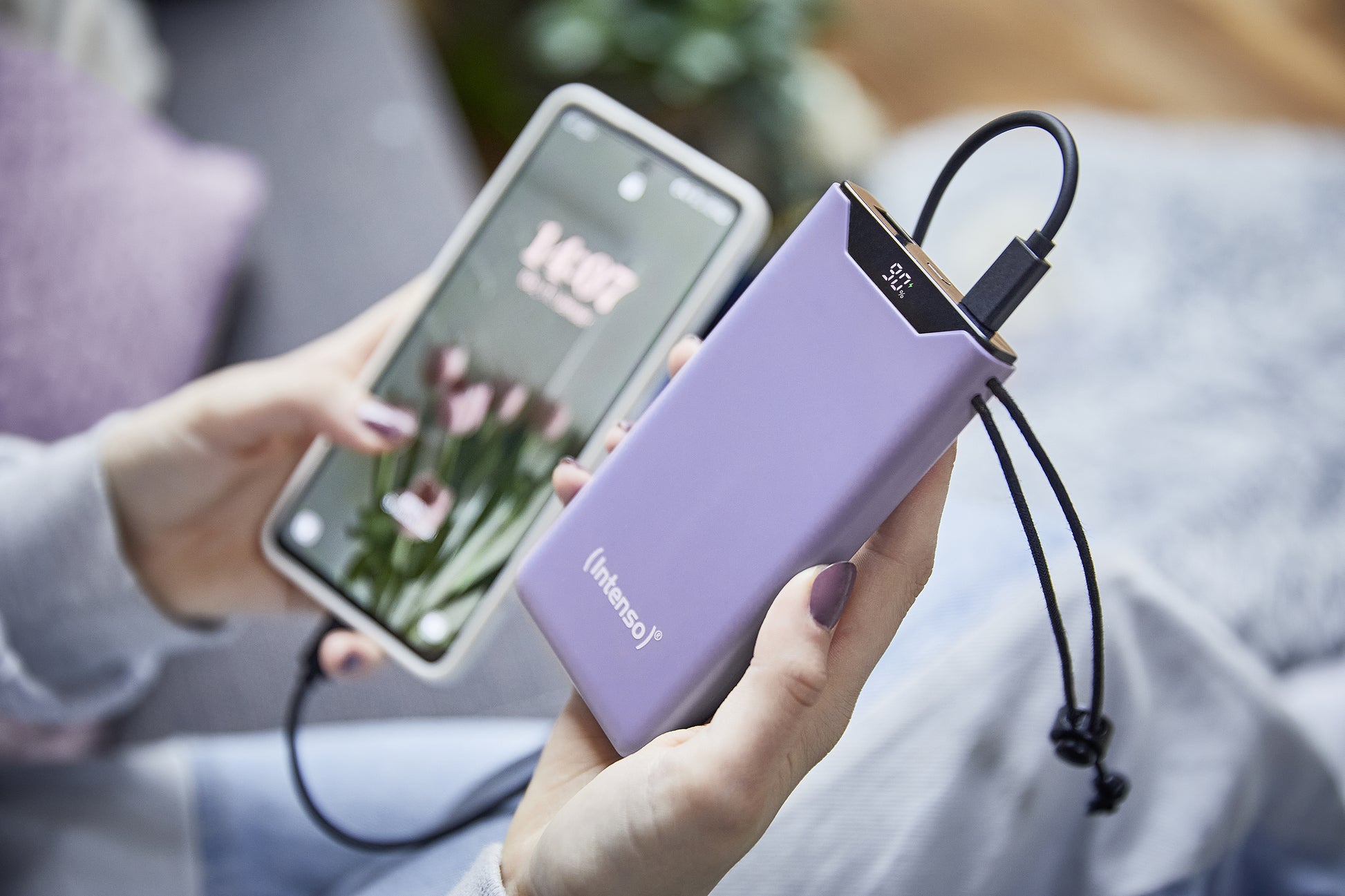 Intenso F10000 Powerbank 10'000 mAh – 20 W PD, 1× USB-C, 1× USB-A, lila