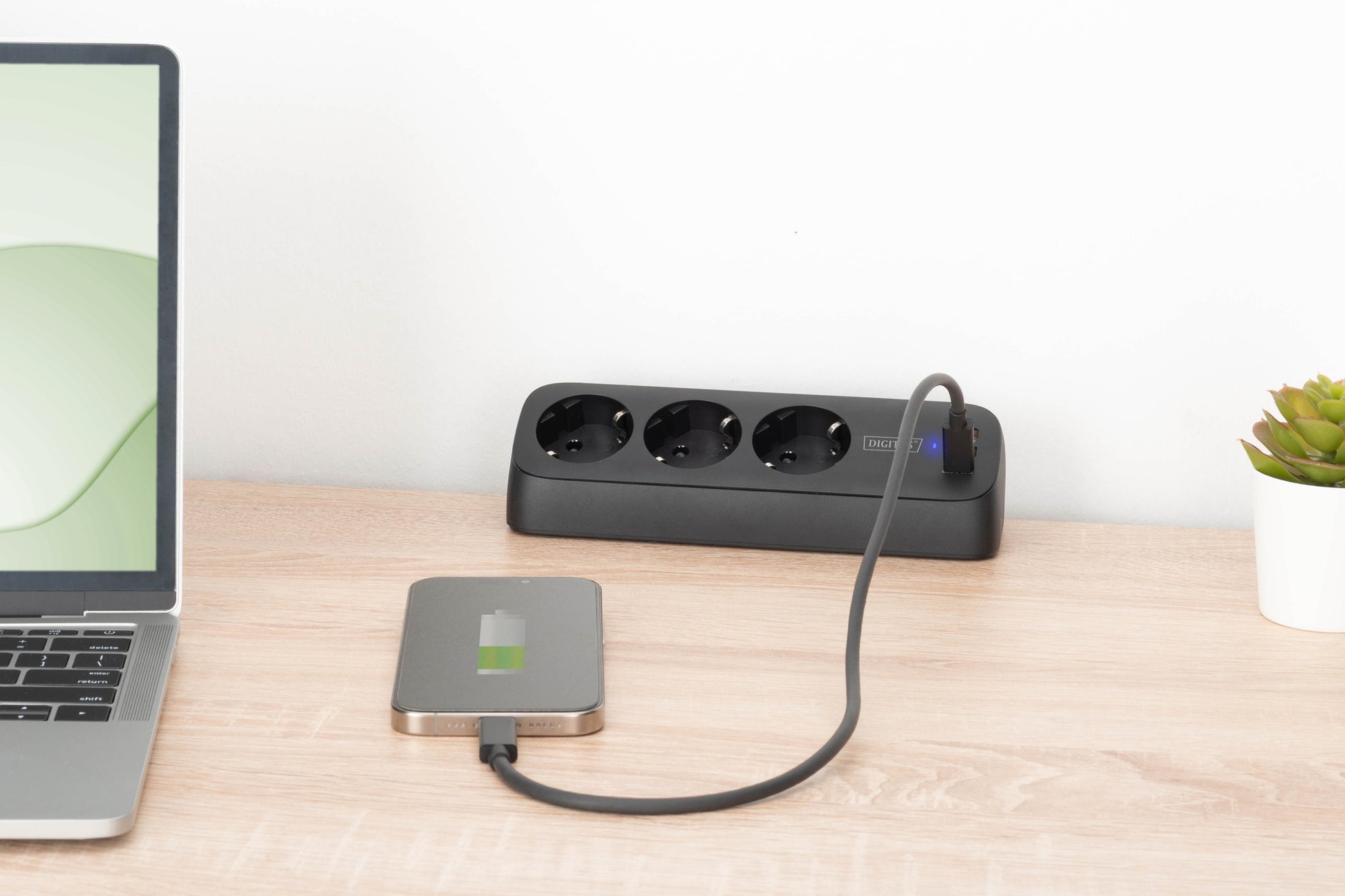 Digitus Steckdosenleiste – 3× Schuko (Typ E/F), USB-A/C, 1,5 m, ohne Schalter, IP20, schwarz
