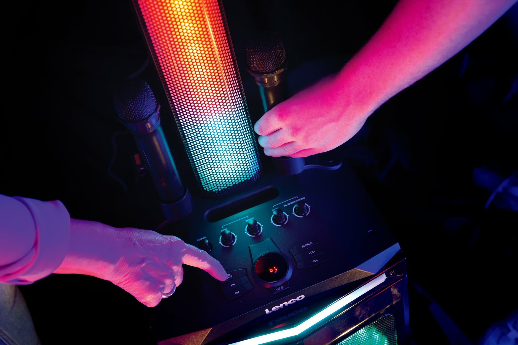 Lenco PA-220BK – Party-Lautsprecher – 120 W, LED