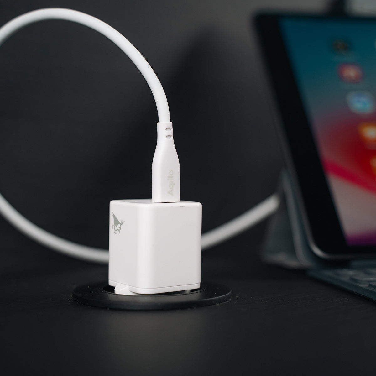 Aqiila USB-C auf Lightning Kabel – USB 2.0 (480 Mbit/s) – 1 m – Geflochten – Weiss – für Apple-Geräte