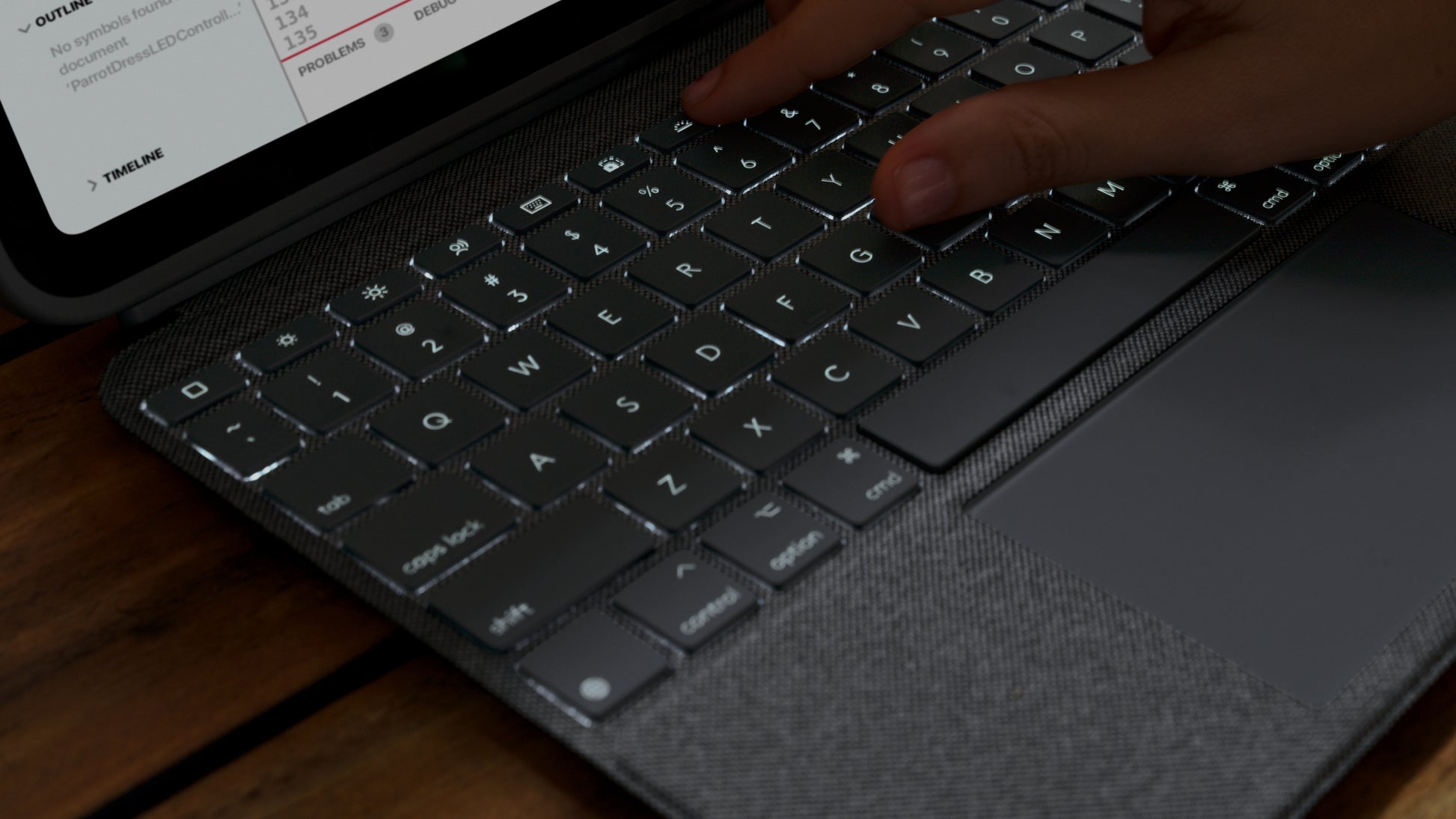 Logitech Combo Touch – Tastatur, US-Layout (EN), mit Touchpad, Grau – für iPad (10. Generation)
